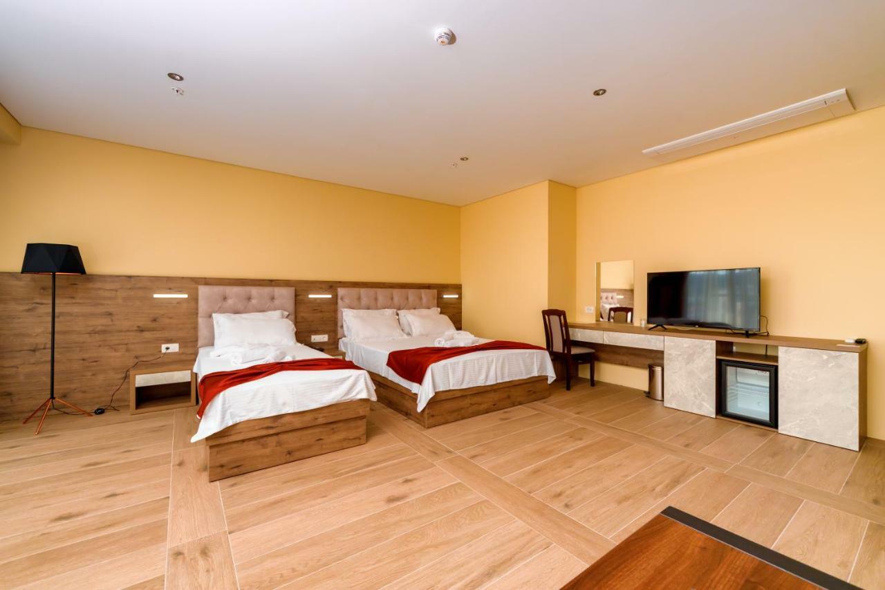 Hotel Franca Ulcinj Bagian luar foto