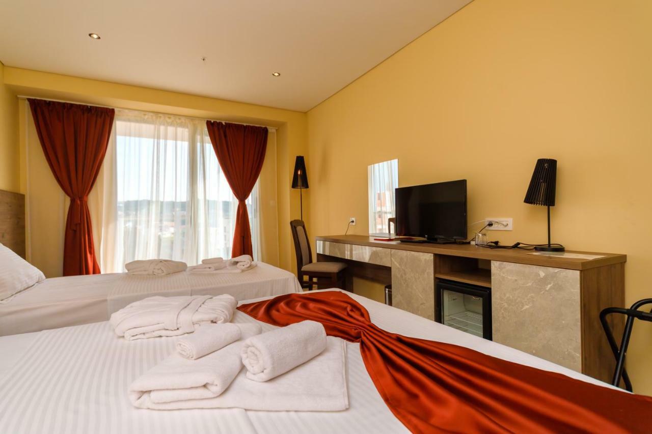 Hotel Franca Ulcinj Bagian luar foto